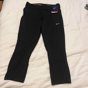 Nike Relay Cropped Leggings NWT